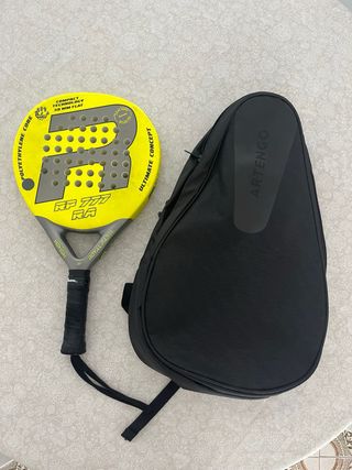 Pala Royal Padel con funda