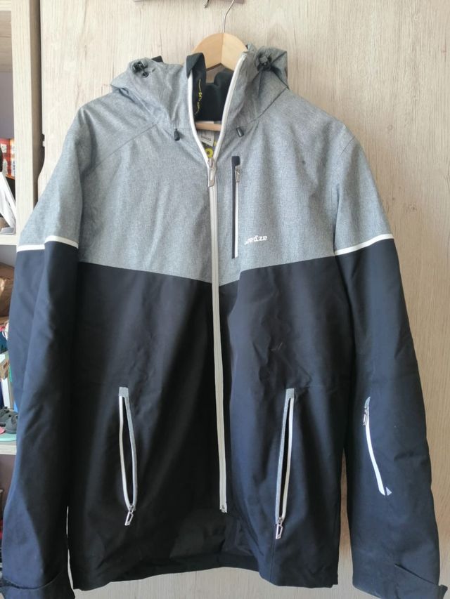 Chaqueta Sky decathlon.