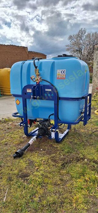 CUBA SUSPENDIDA DE 800 LITROS