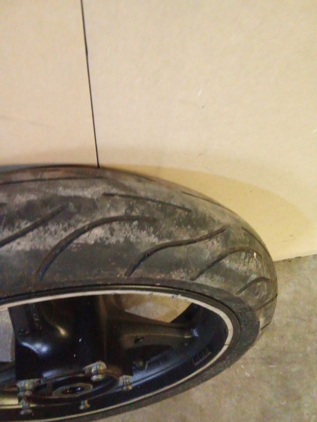 Llanta delantera Suzuki gsr 600