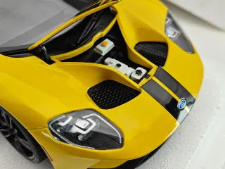 Maqueta Ford GT 1:18