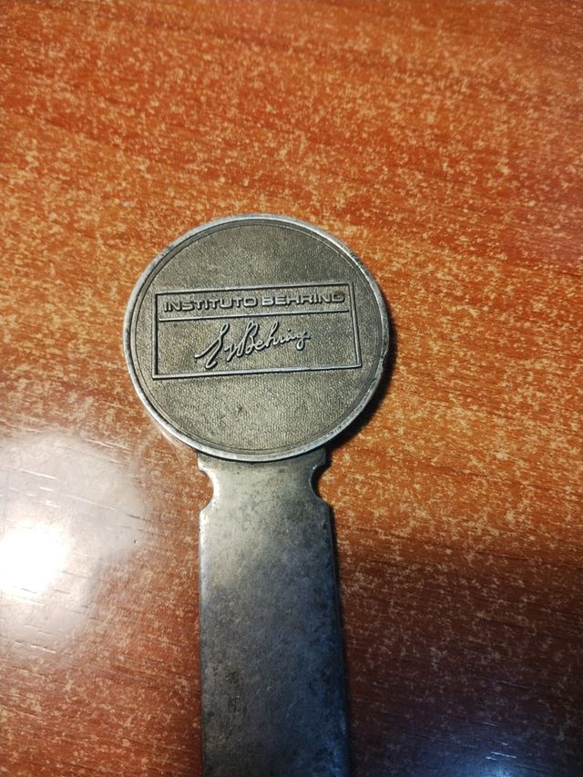 Abrecartas antiguo 1977