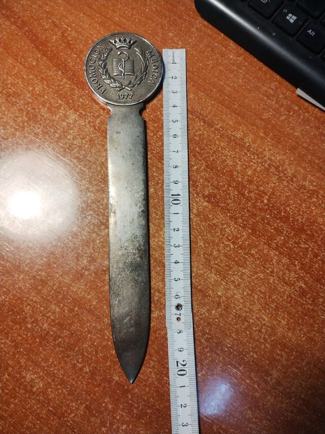 Abrecartas antiguo 1977