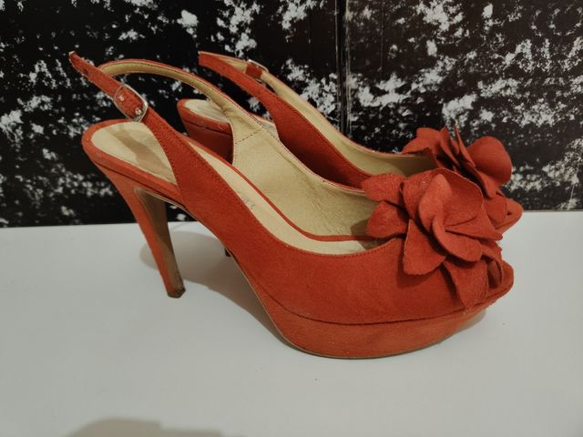 Zapatos tacón de piel color calabaza