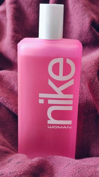 Colonia Nike woman