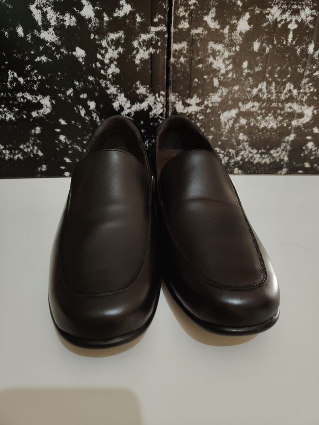 Zapato de piel negro señora