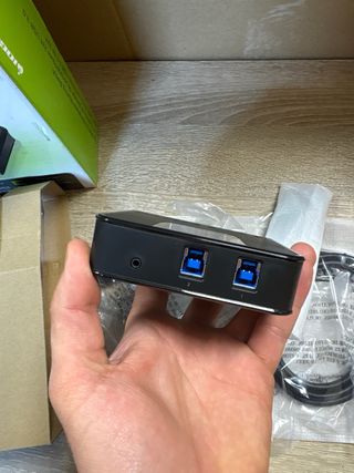 IOGEAR USB 3.0 Switch 2 Entradas y 4 Salidas
