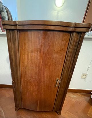 Maquina de coser antigüa REFREY