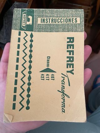 Maquina de coser antigüa REFREY