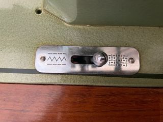 Maquina de coser antigüa REFREY