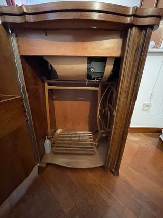 Maquina de coser antigüa REFREY