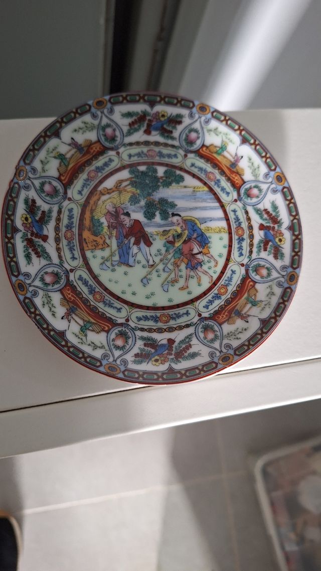 Platos de cerámica decorados