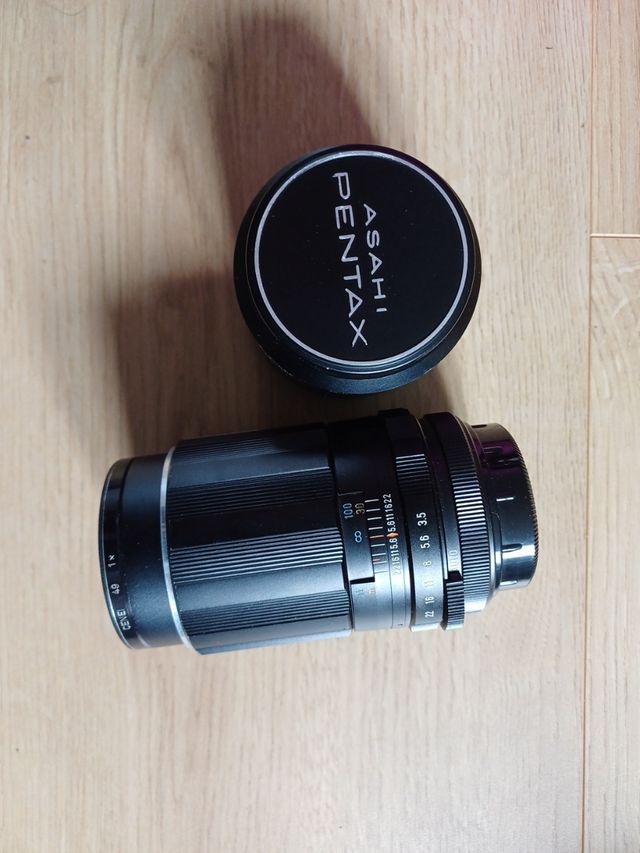 Cámara Zenit con complementos