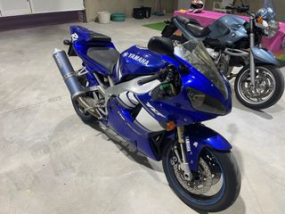 Yamaha R1 2001