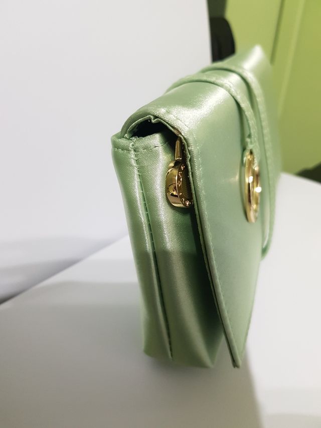 Pochette verde chiaro 