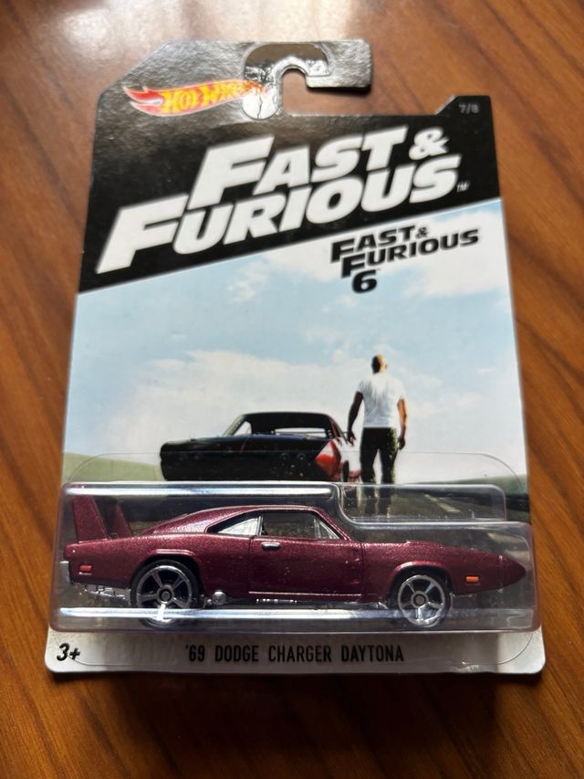 Hot Wheels 69 Dodge Charger Daytona