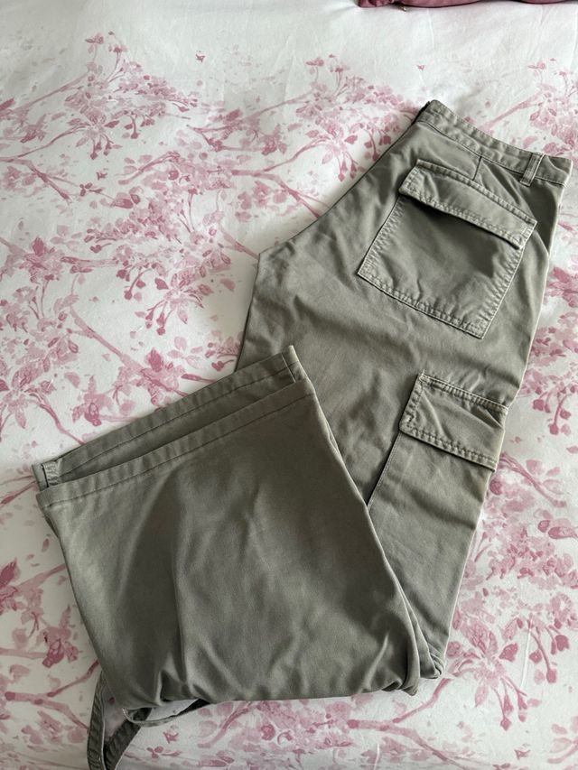 Pantalón Zara tipo cargo talla 40