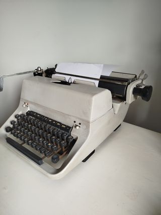 Macchina da scrivere