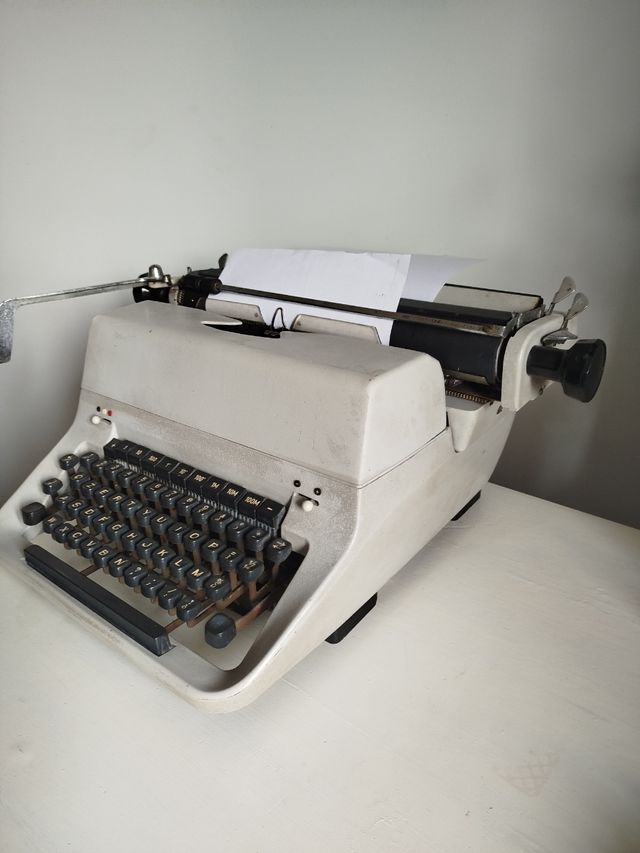 Macchina da scrivere