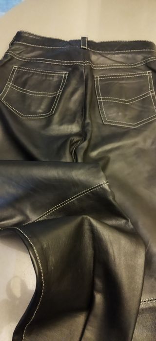 Pantalón de piel negro unisex
