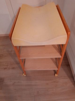 Fasciatoio in legno con materassino