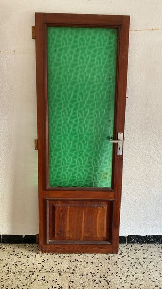 Puerta de madera