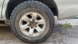 Llantas con neumáticos Nissan 