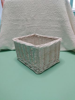 Cesta mimbre blanca