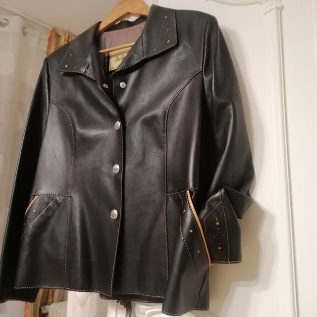 Chaqueta de cuero negra