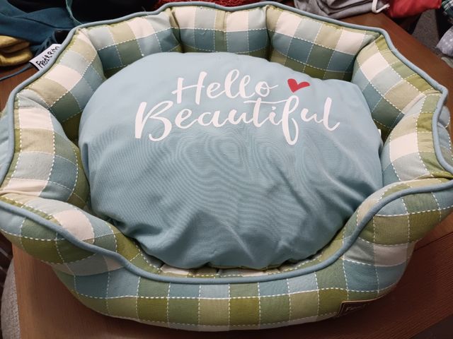 Cama para gato o perro, Fred Rita