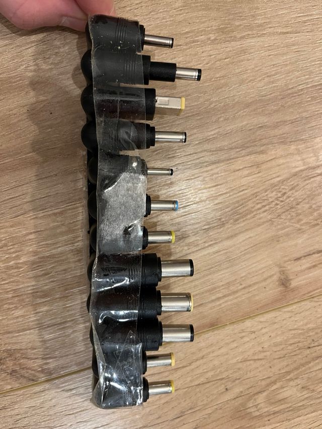 caricabatterie universale