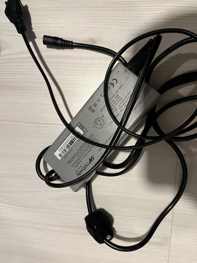 caricabatterie universale