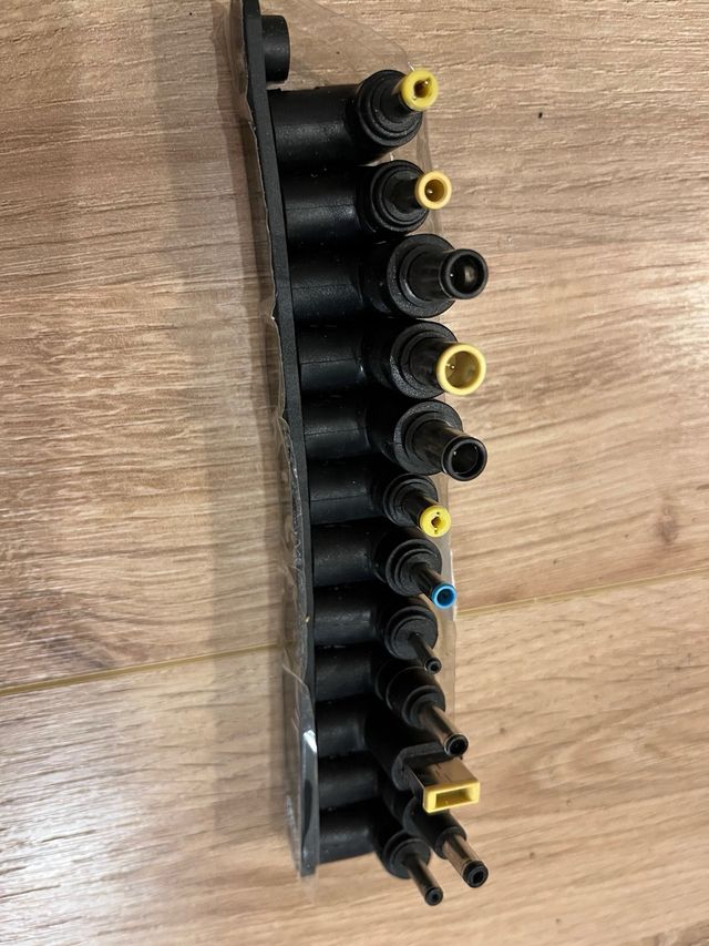 caricabatterie universale