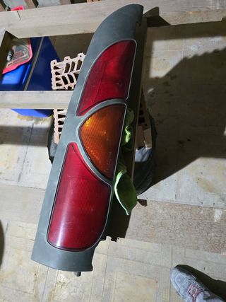 Piloto trasero izquierdo de Renault kangoo