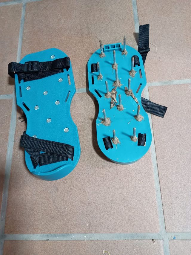 Zapatos para airear el cesped