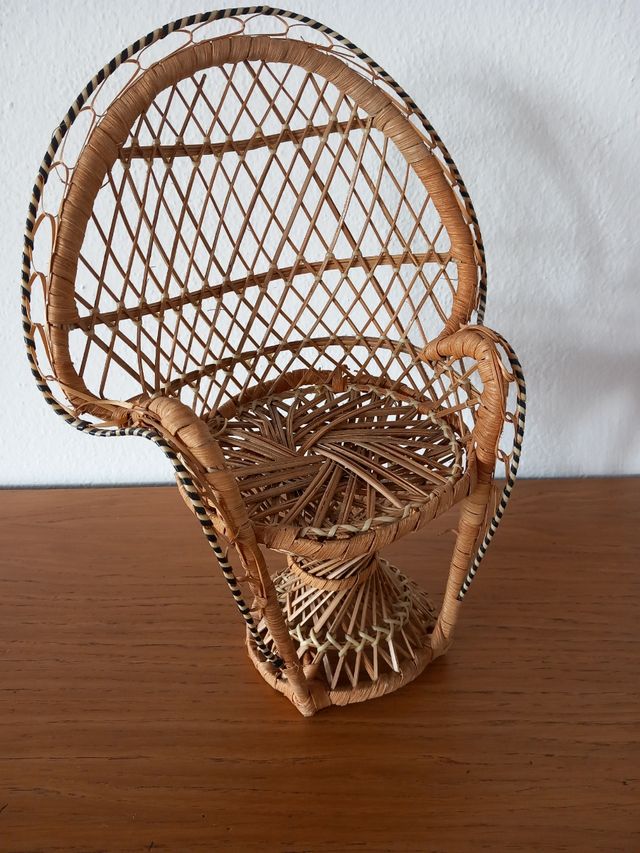 Poltrona vintage in miniatura