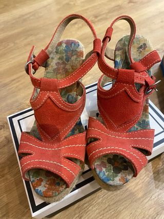 Sandalias rojas talla 37