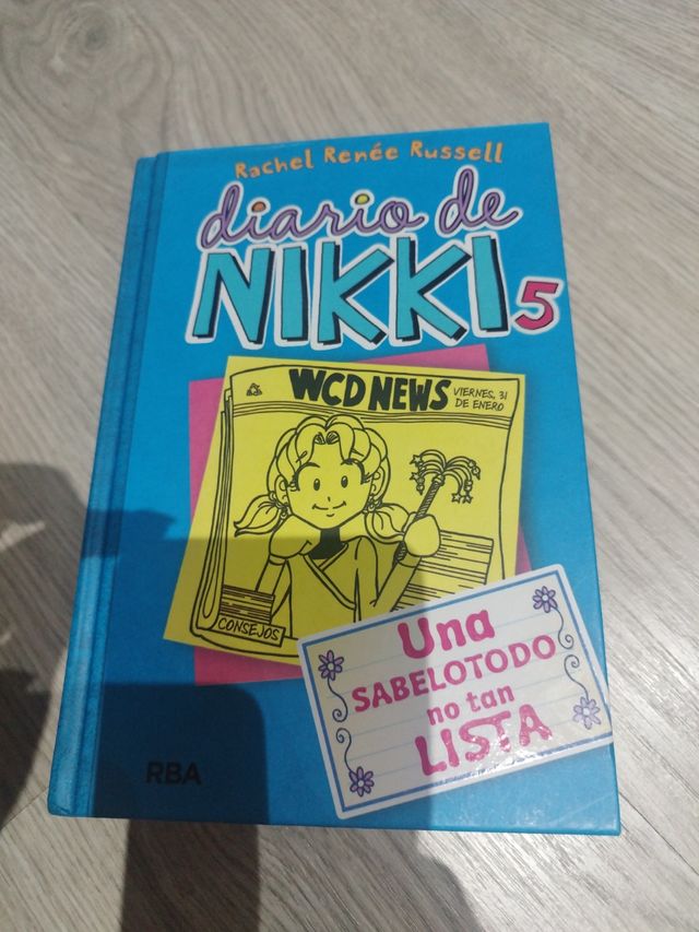 Diario de Nikki 5 - Una sabelotodo no tan lista: Una sabelotodo no tan lista (Diario De Nikki / Dork Diaries, 5) (Spanish Edition)