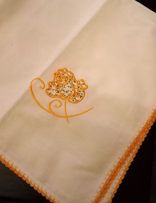 Toalha decorativa  quadrada com renda