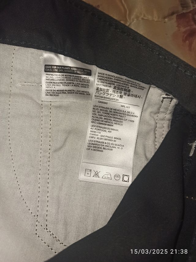 Pantalón vaquero negro Levis hombre talla 32-34