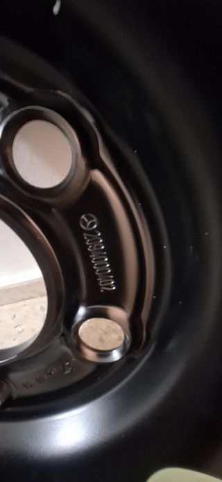 Rueda de repuesto original Mercedes. 