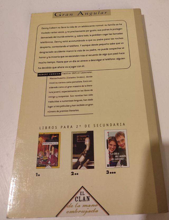 Libro en medio de la noche