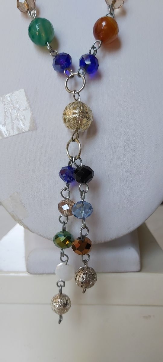 Collana con pietre dure naturali e cristalli