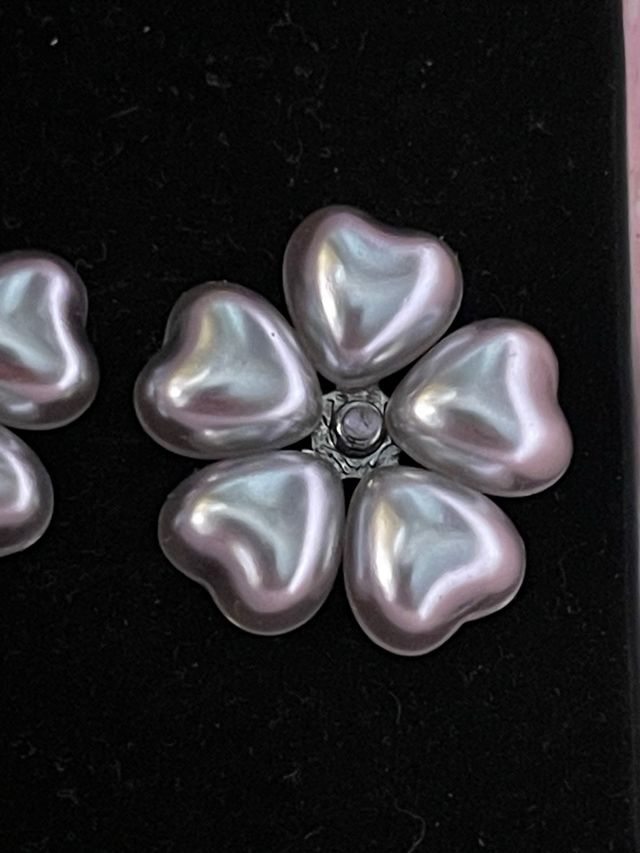 Pendientes flores piedras grises