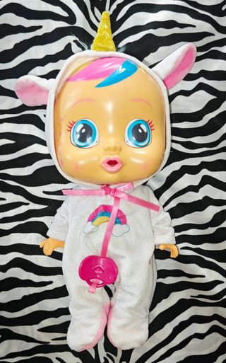 Bebé llorón unicornio como nuevo