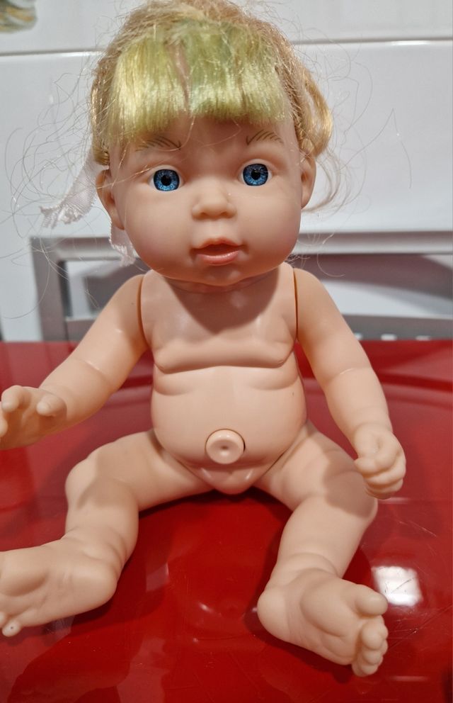 Muñeca antigua, traje hecho a mano