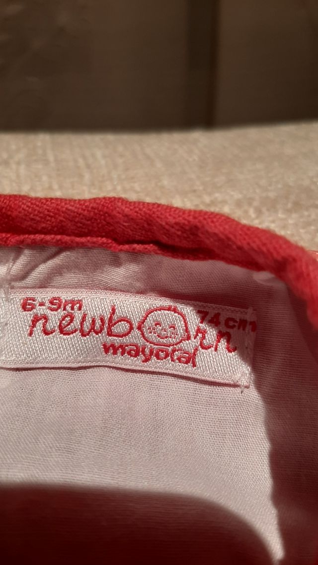 Vestido forrado con gorro .Talla 6 - 9 meses