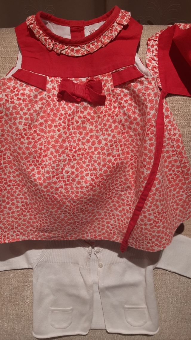 Vestido forrado con gorro .Talla 6 - 9 meses