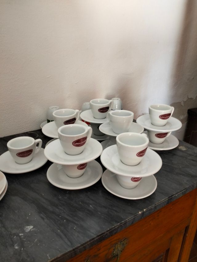 14 tazzine con piattino più tazze coccio e acciaio