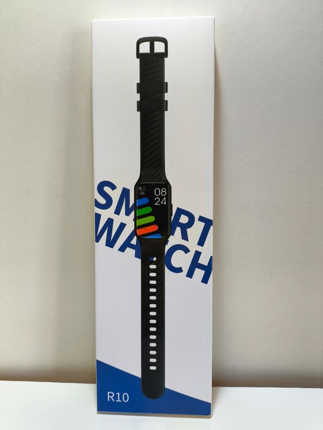 Orologio smartwatch sportivo R10 con due cinturini